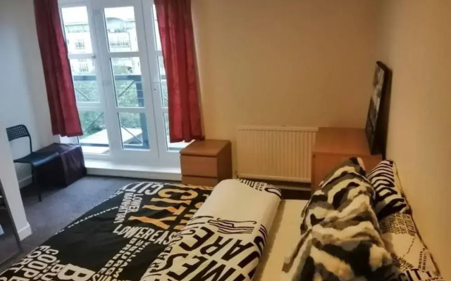 Stunning 4-Bed House in London