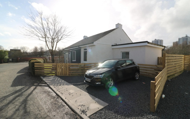 Railway Cottage - Maryhill