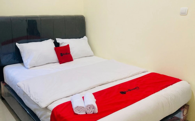 RedDoorz near Paragon Mall Semarang 2 – Guest Rooms – Semarang