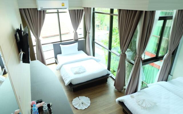 Aplus Deluxe Hotel
