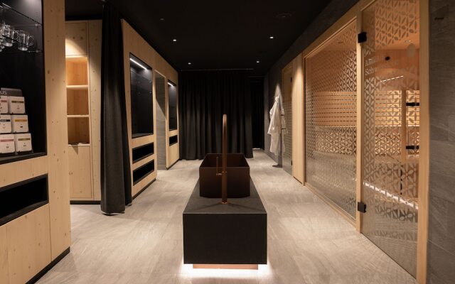 Amrai Suites