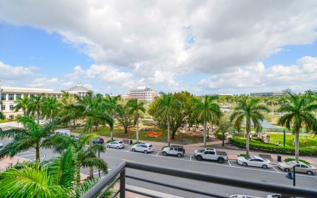 Cozy apt from Downtown Doral Park