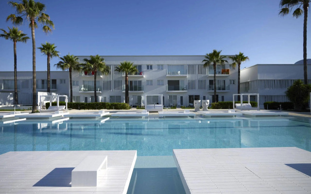 So White Club Resort