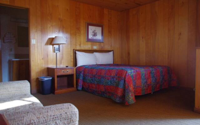 Love Hotels Western Holiday by OYO at Harlan Lake NE