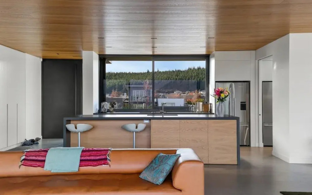 Ridgecrest - Lake Views - Sleeps 12