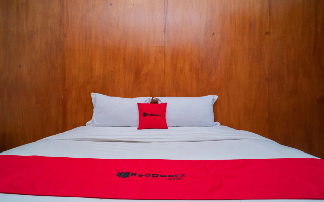 RedDoorz @ Hotel Surya Solo