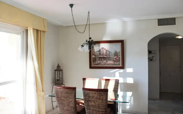Apartment 10 Minutes Walk From Puerto Banús