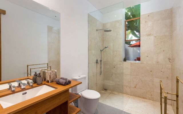 Beautiful Boho-chic 4br Tropical Villa in Pererenan Canggu