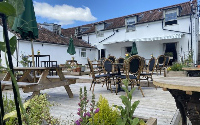 The Full Moon Inn