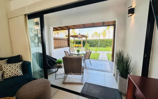 Palmilla Apartments