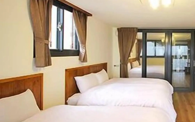 Gemlu Hotel