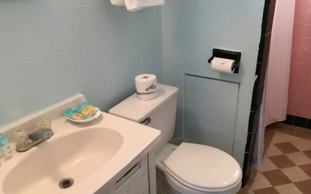 Harbor Mist Family Motel