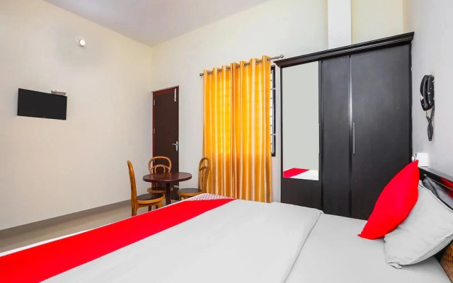 Lamiya Plaza by OYO Rooms