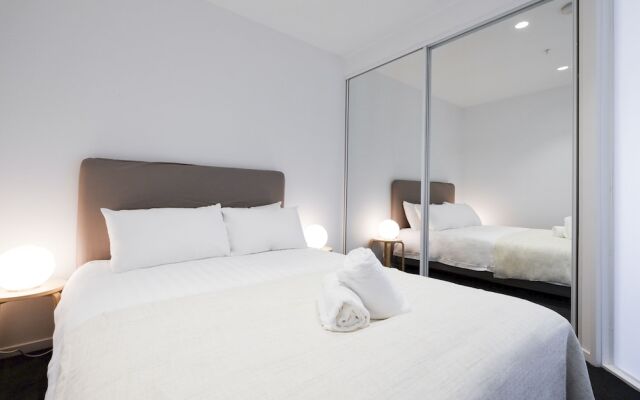 Mono Apartments on La Trobe