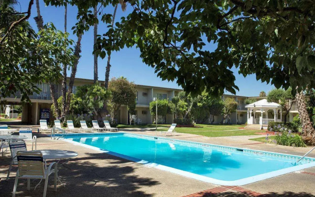 Best Western Golden Sails Hotel