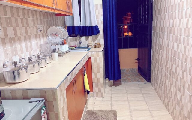 Lux Suites Polytech Court Apartments