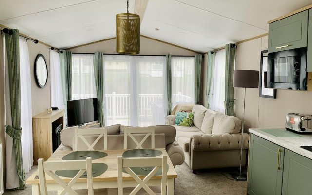Luxury 2-bed Holiday Lodge Near Bude & Widemouth