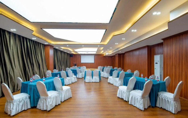 Vienna Hotel (Zunyi Xinpu Riyuexingcheng Branch) – Business – Zunyi