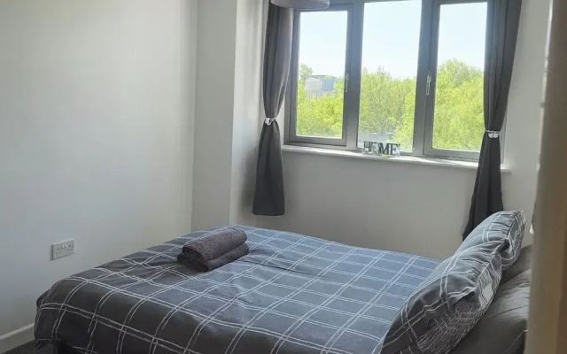 2 Bed Appt - City Centre - Private Balcony