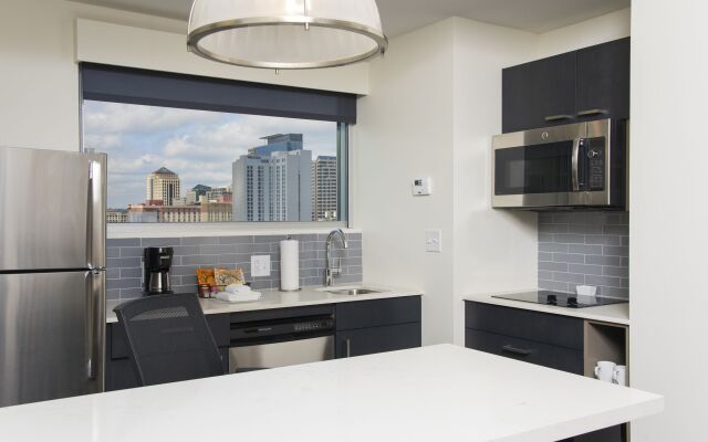 Hyatt House Austin/Downtown