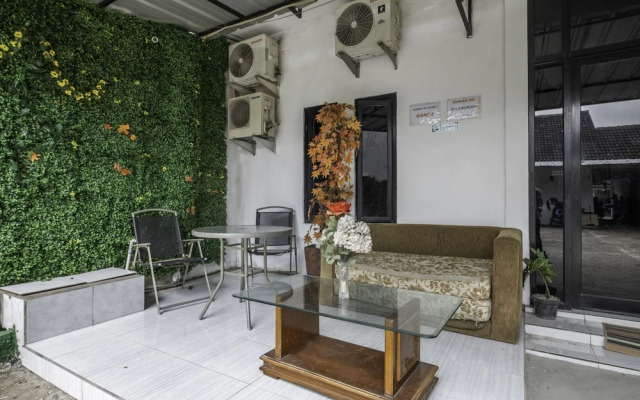 OYO Life 2391 Baladewa Residence Syariah