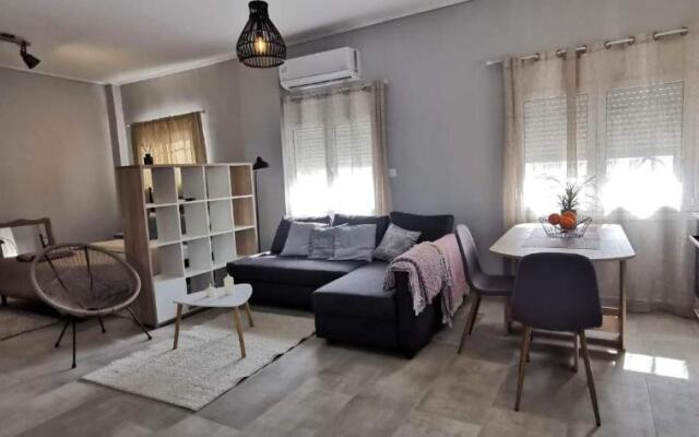 Xrysa's Central City Apartment