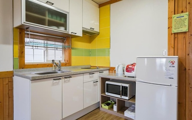 Yeosu Hyangirampunggyeong Pension