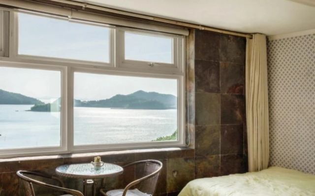 Yeosu Gloria Pension