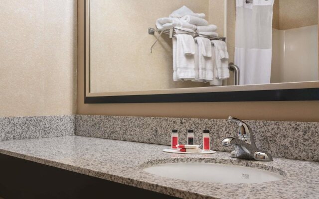Quality Inn & Suites Mankato East