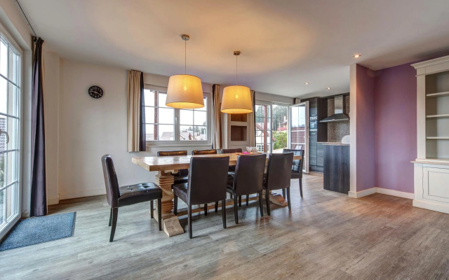 Luxury Villa with Fireplace near Reservoir in Nordeifel