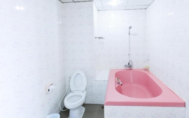 River Hotel Nakhon Pathom