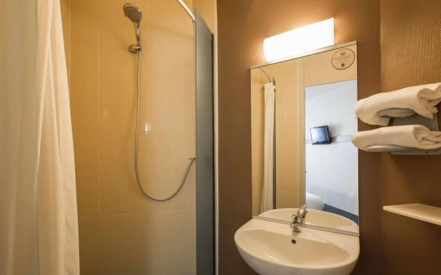 B&B HOTEL Annecy Argonay