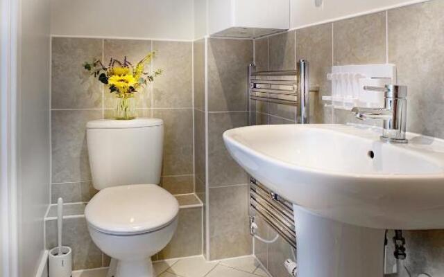Wokingham - 2 bed House with garden