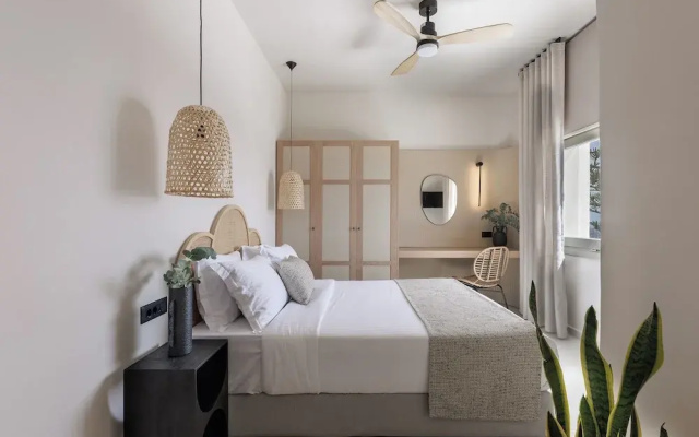 Morfes Luxury Suites by Caldera Houses