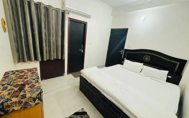 Hotel Awadh Pearl