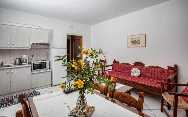 Alexandros Apartments