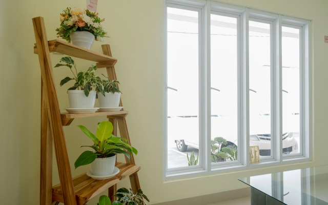 RedDoorz near Rita Supermall Purwokerto 2