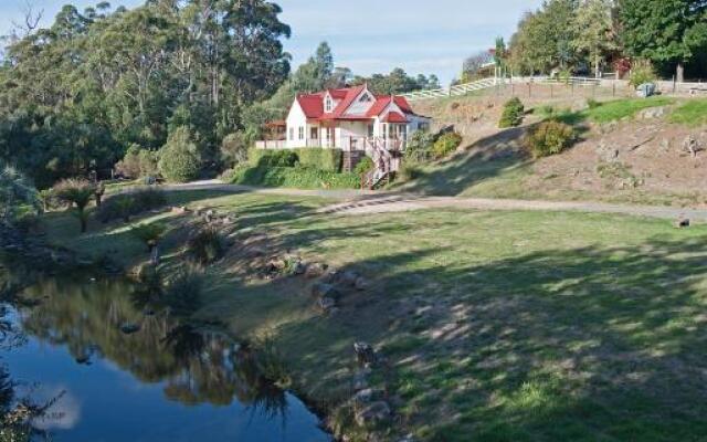 Crabtree Riverfront Cottages