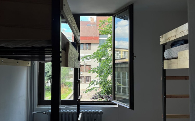 Chillton Hostel