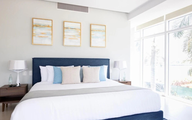 Spectacular Beachfront Garden House at Tres Mares