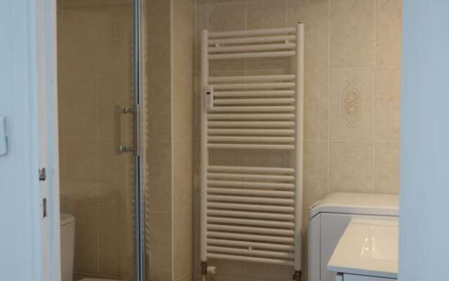 Welcome to Cannes - Latour Maubourg 3