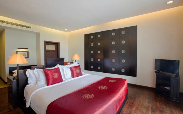 Lapochine Beach Resort (Formerly Ana Mandara Hue)