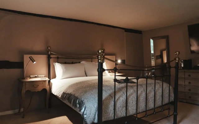 The Woolpack Hotel