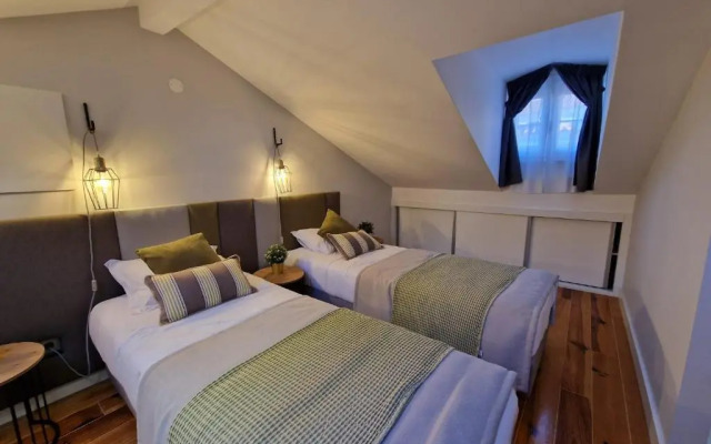 Alfama Typical Apartment Hotel