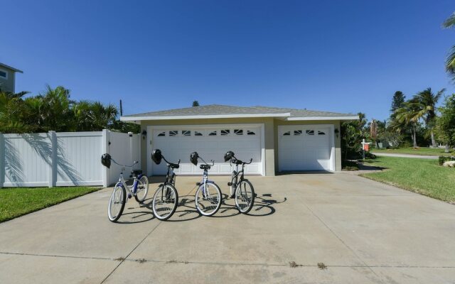 Palms By The Bay Apartment 3