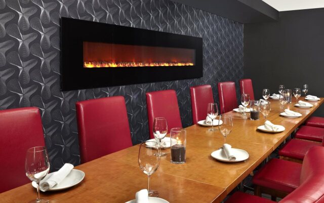 Four Points by Sheraton Hotel & Suites Calgary West