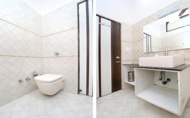 Hotel C M Plaza By OYO Rooms