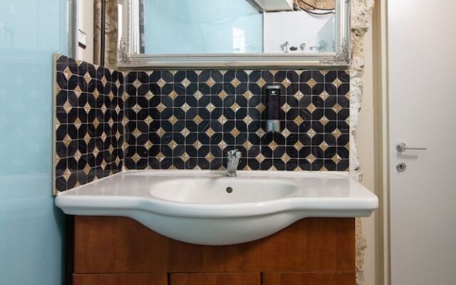 PoliHosts Old Jaffa - Hostel