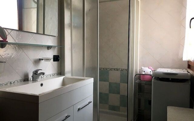 Iris Apartment