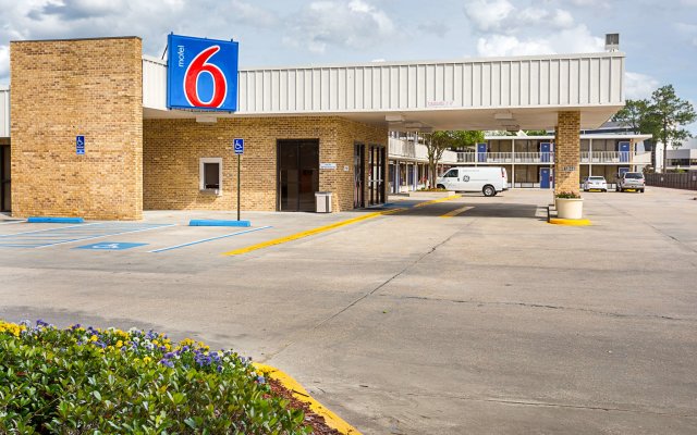 Motel 6 Baton Rouge, LA - Southeast